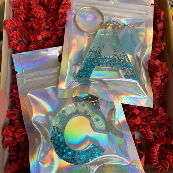 Alphabet / Initial Keychain with Charm - Picture 4 of 4